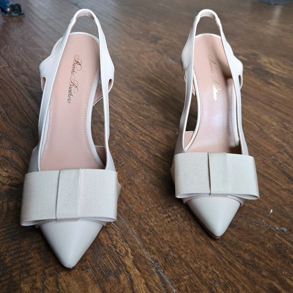 Brooks Brother Siz 8 Grosgrain Trimmed Leather Slingback Kitten Heel Pumps Ivory